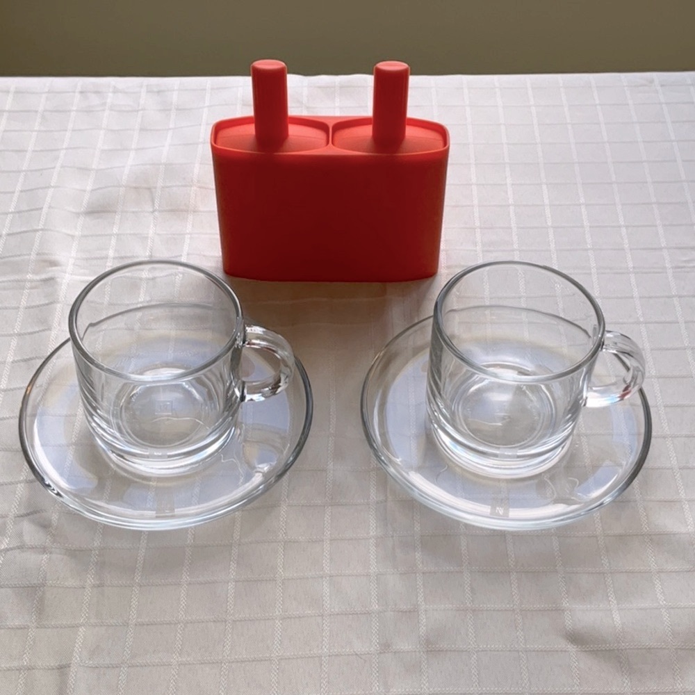 Pair of Vertuo Gran Cups and Saucers